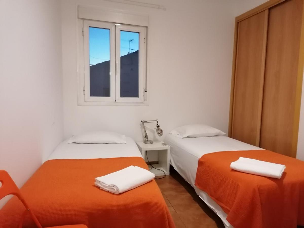 Apartamentos El Puente Madrid Esterno foto