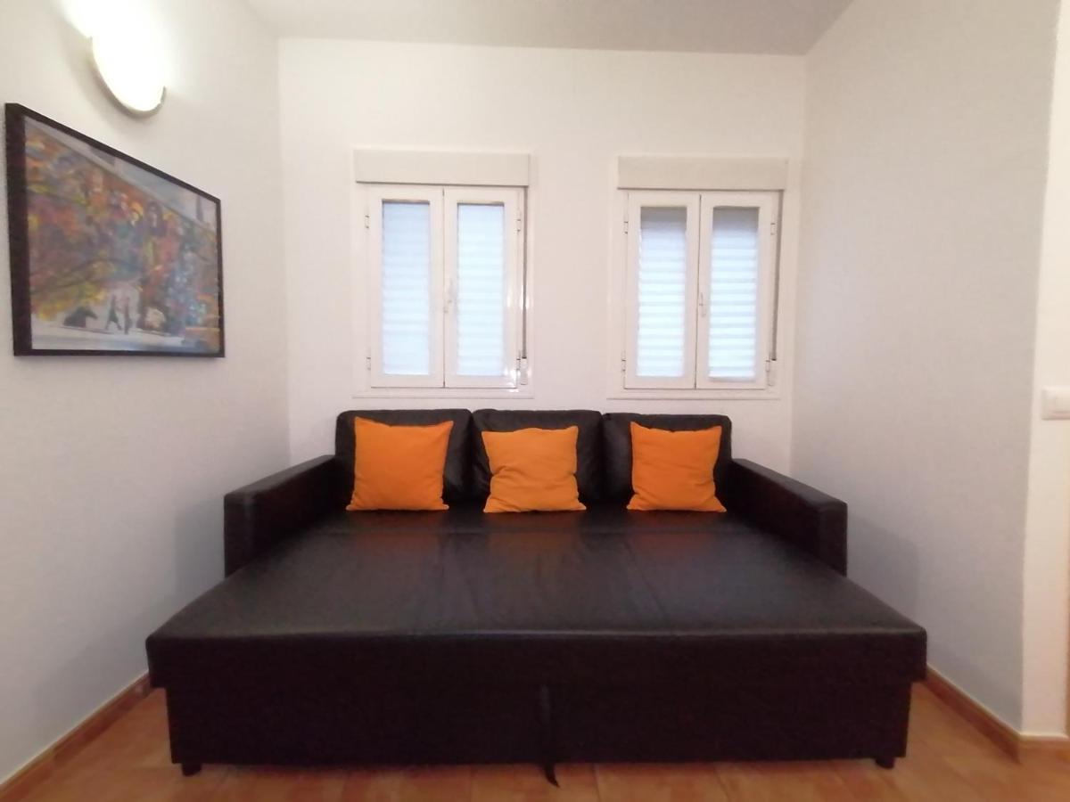 Apartamentos El Puente Madrid Esterno foto