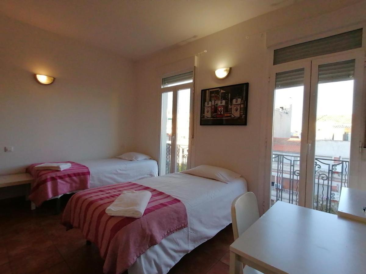 Apartamentos El Puente Madrid Esterno foto