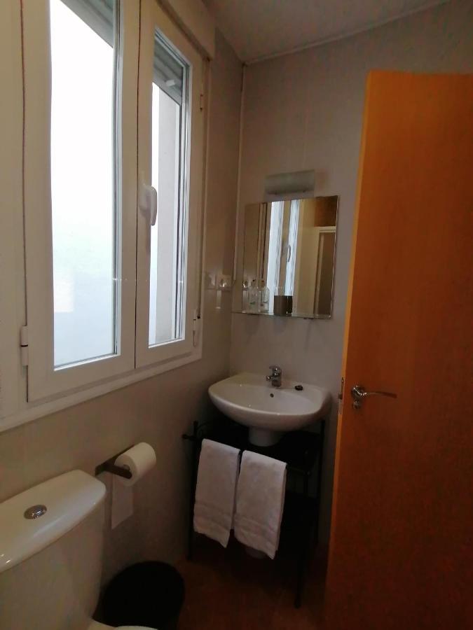 Apartamentos El Puente Madrid Esterno foto