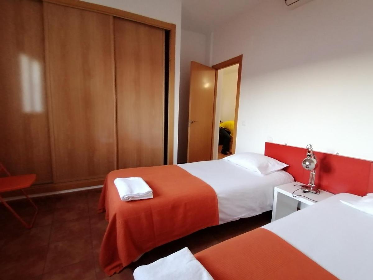 Apartamentos El Puente Madrid Esterno foto