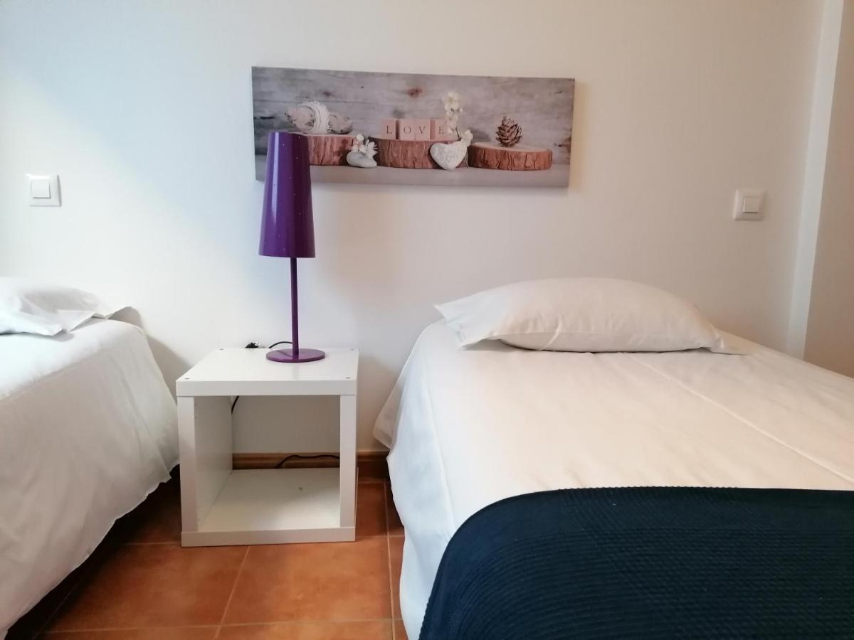 Apartamentos El Puente Madrid Esterno foto