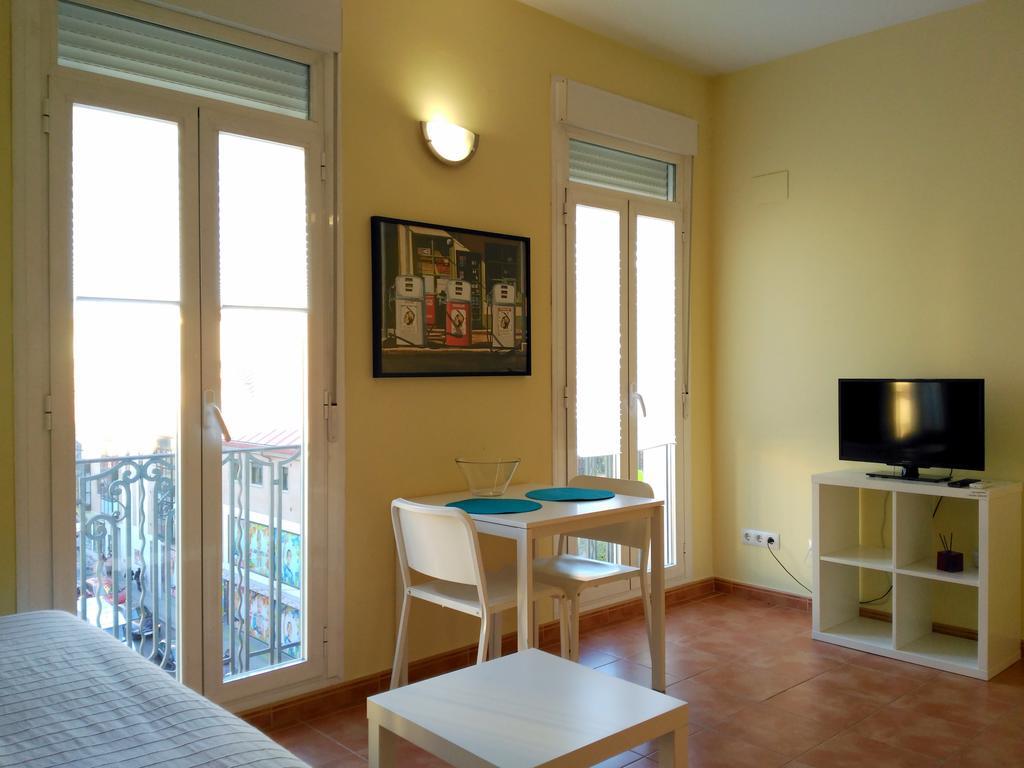 Apartamentos El Puente Madrid Camera foto