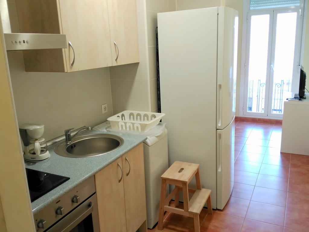 Apartamentos El Puente Madrid Camera foto