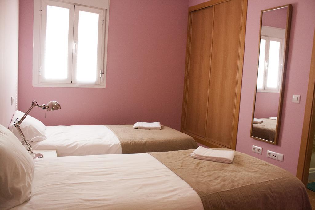 Apartamentos El Puente Madrid Camera foto