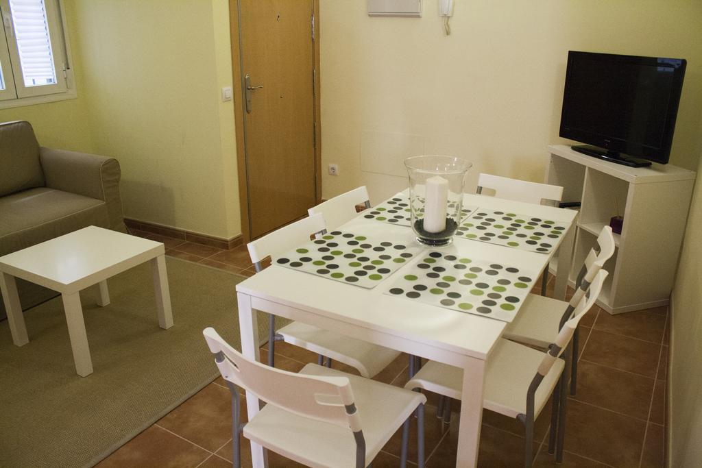 Apartamentos El Puente Madrid Camera foto