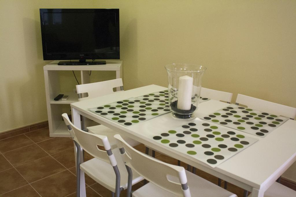 Apartamentos El Puente Madrid Camera foto