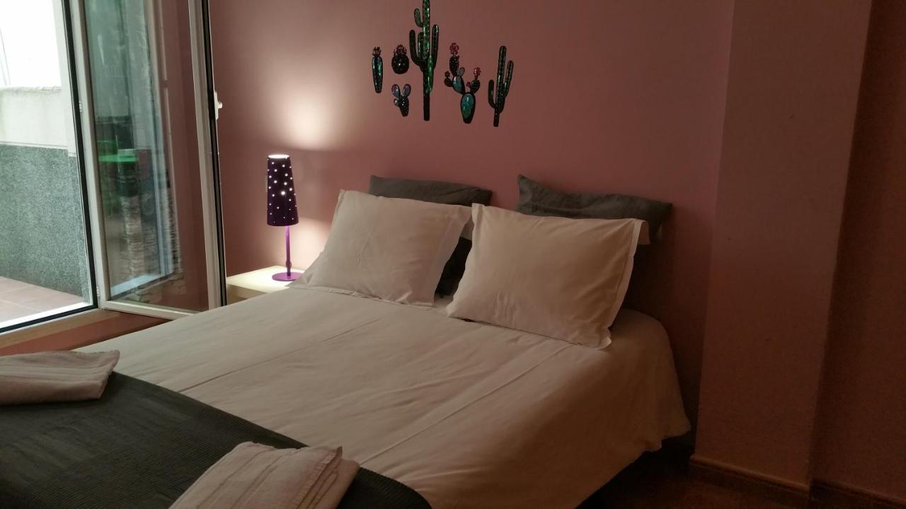 Apartamentos El Puente Madrid Esterno foto